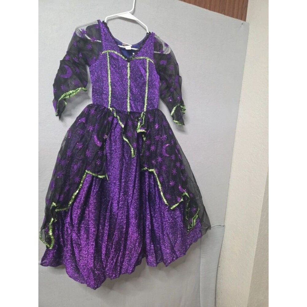 Beautiful girls witch costume